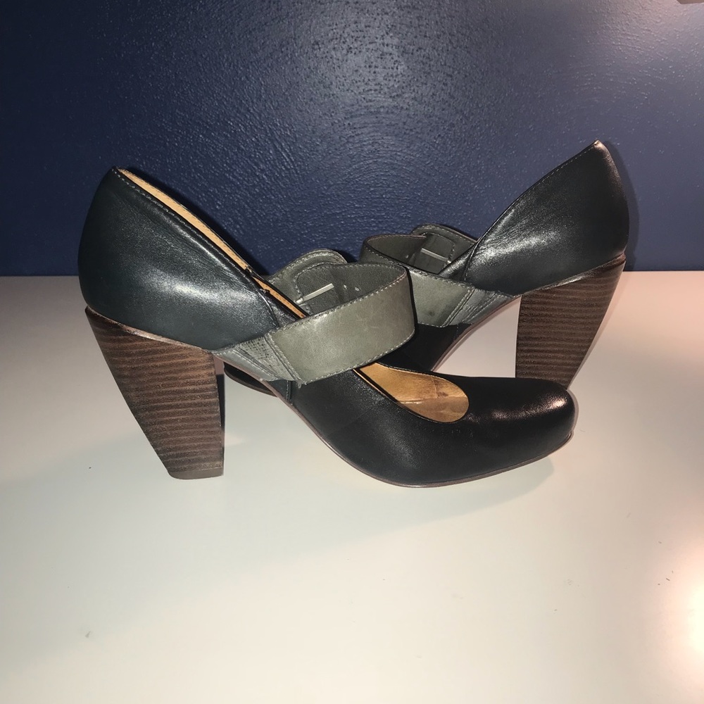 Fossil Shoes Size 8B
